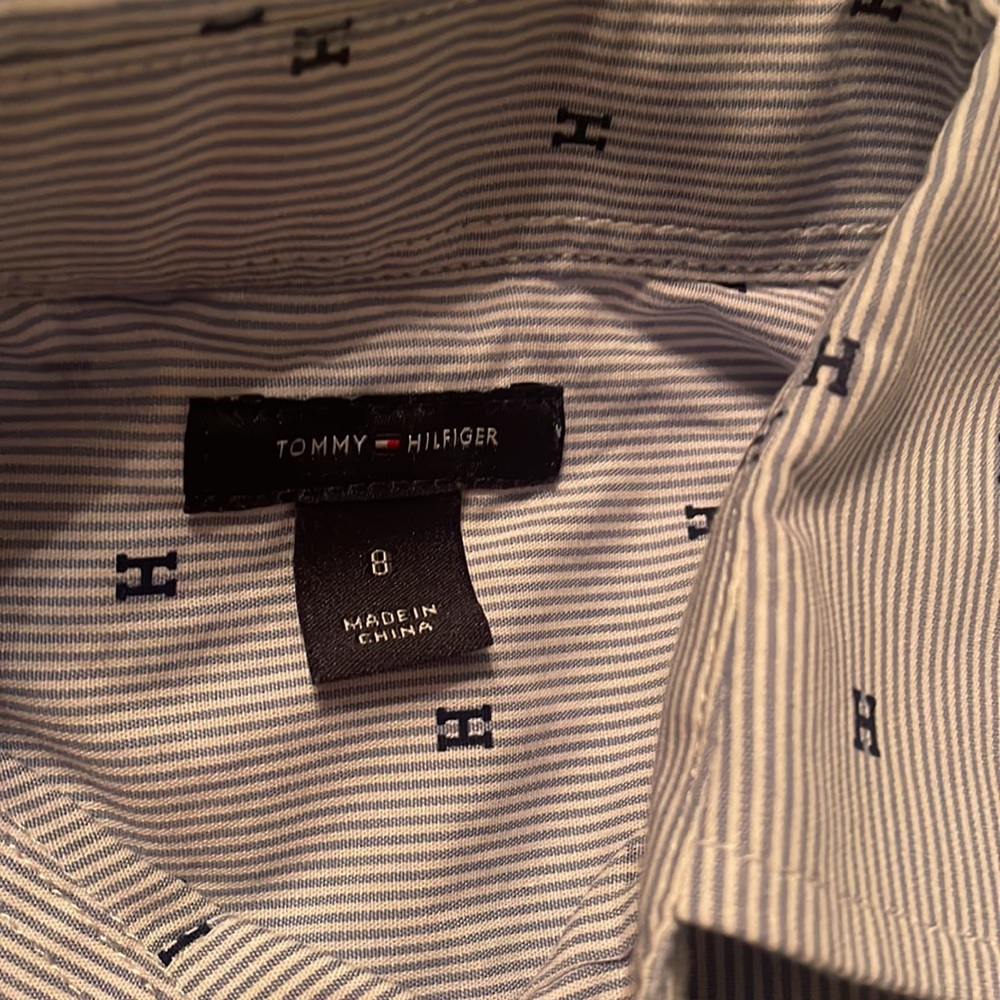 Blue button down. Tommy - Picture 2 of 3
